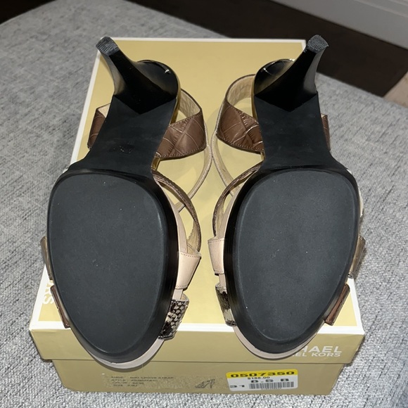 Michael Kors Niki Cross Strap Sandals - Picture 5 of 5